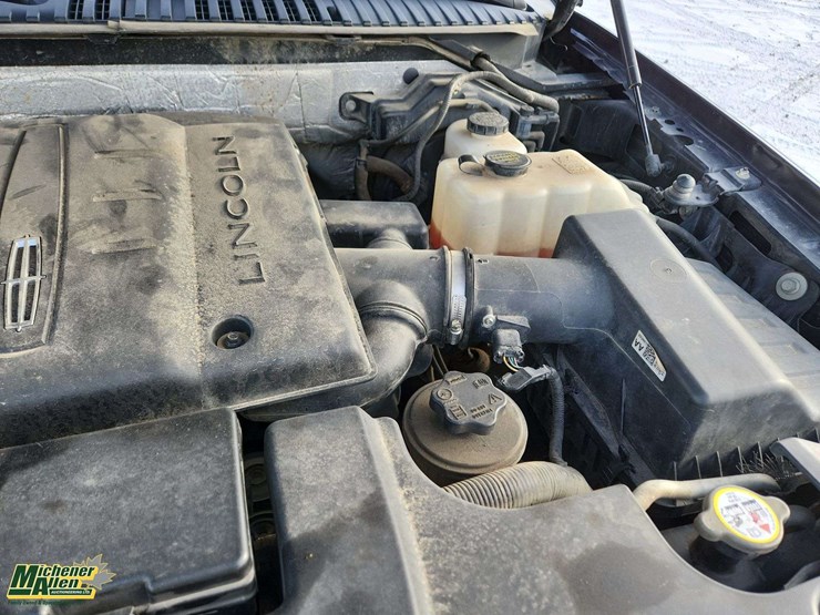 2013-lincoln-navigator-image-33