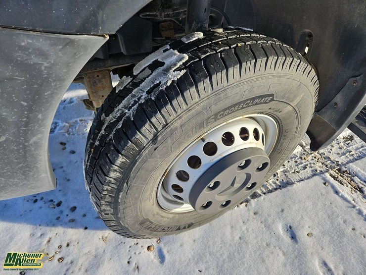 2015-mercedes-benz-sprinter-3500-image-29