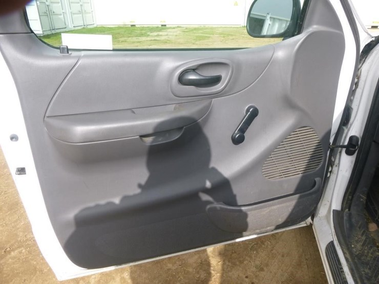 2004-ford-f150-image-13