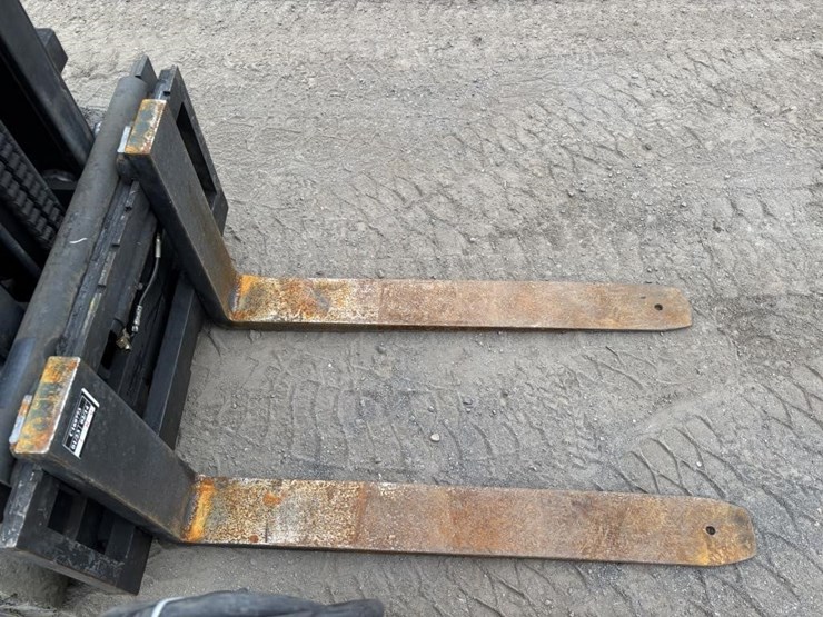 crown-303sctt-forklift-image-10