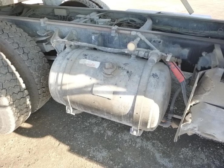 2004-international-7400-image-24