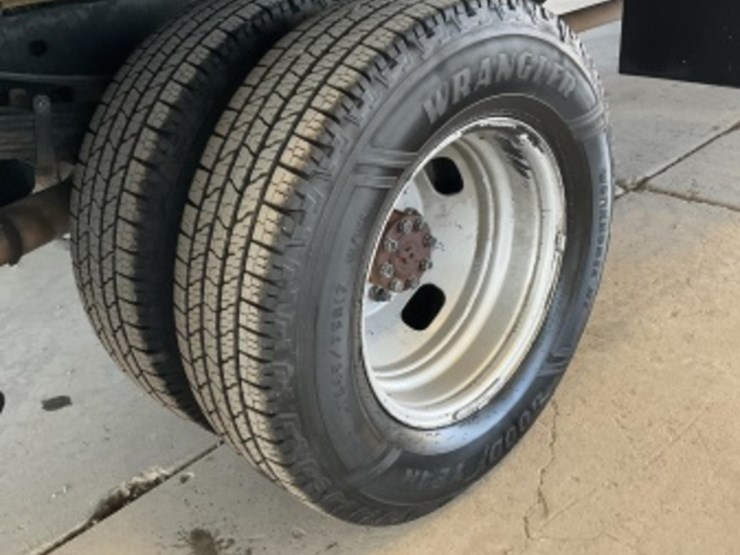 2017-ford-f350-image-8