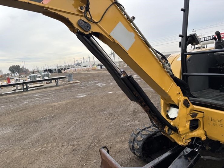 2018-caterpillar-303-image-19