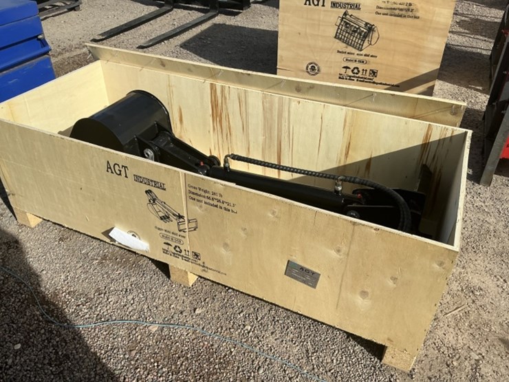 2025-m-drg-mini-skid-steer-digging-arm-image-2