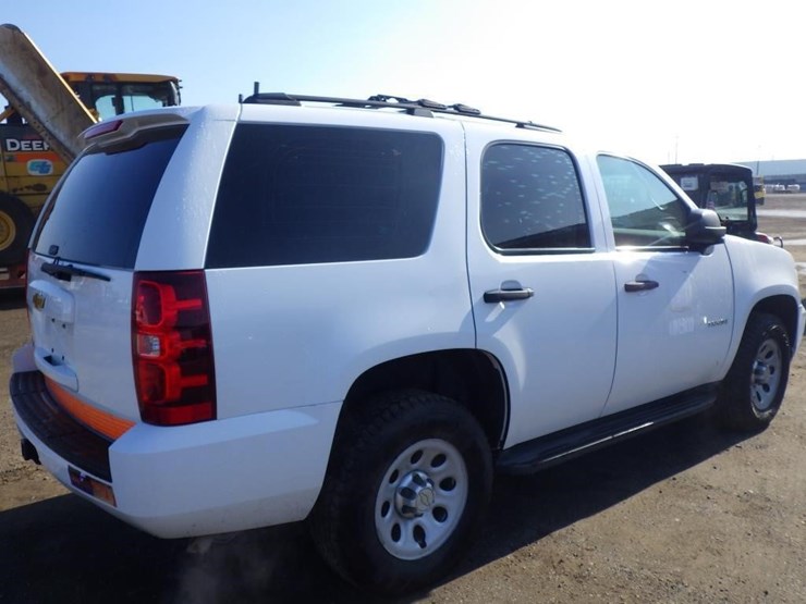 2014-chevrolet-tahoe-image-3