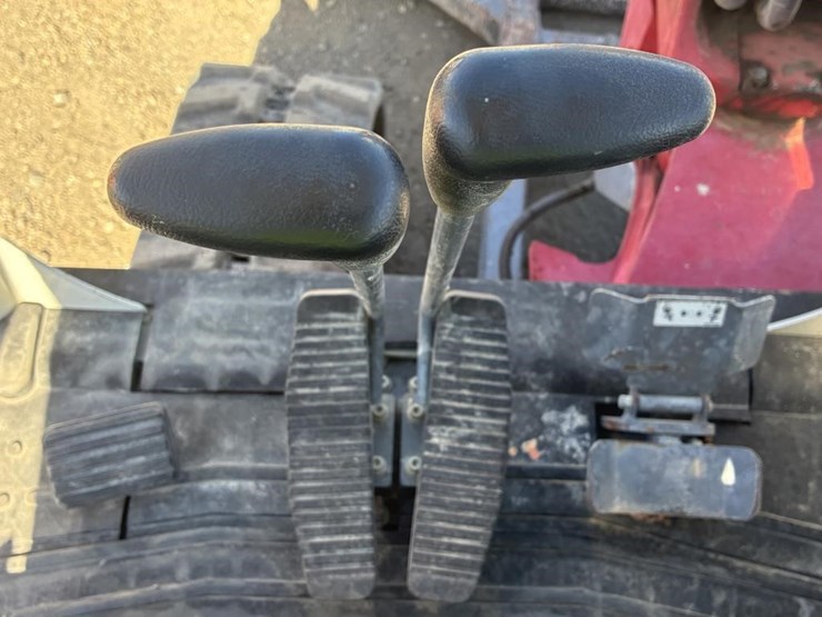 2016-takeuchi-tb240-image-20