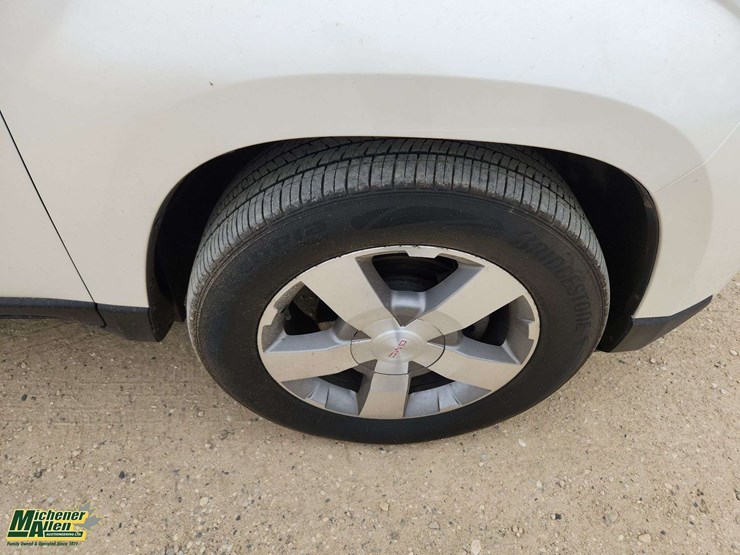 2013-gmc-acadia-slt-image-8