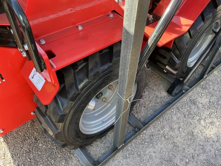 2025-agt-sda-140w-ride-on-skid-steer-image-5