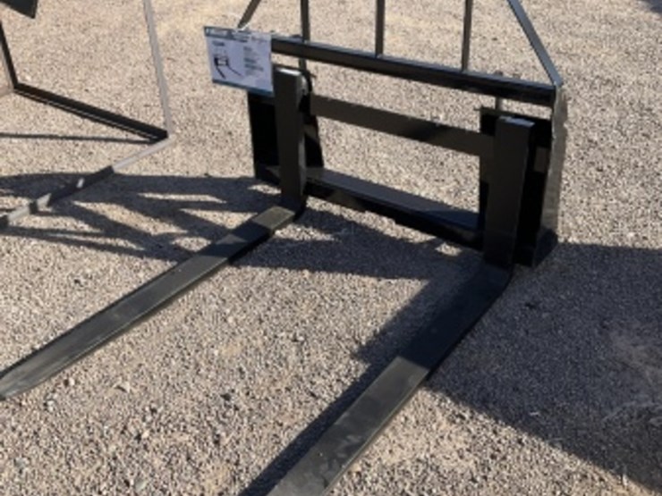 4ft-pallet-forks-for-skid-steer-image-2