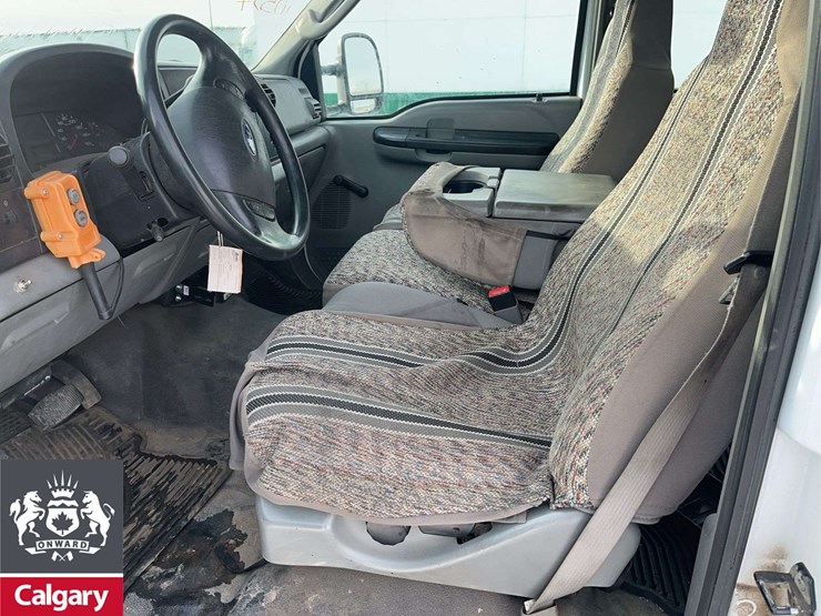 2006-ford-f550-image-15