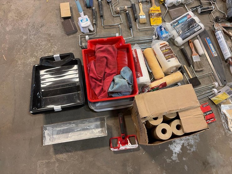 assortment-of-paint-supplies-image-8