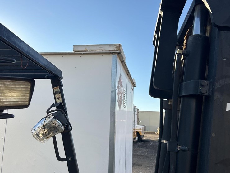 2002-yale-gc100mjn-image-17