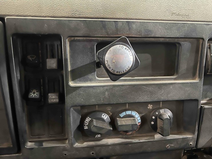 1993-international-254-image-15