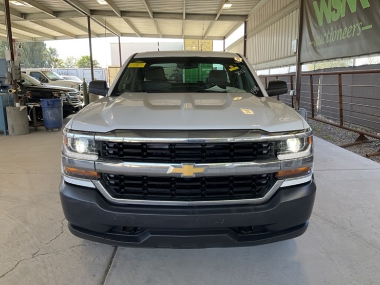 2017-chevrolet-silverado-1500-image-3