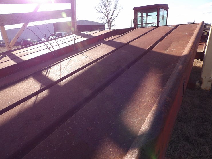 1977-new-holland-1049-image-10