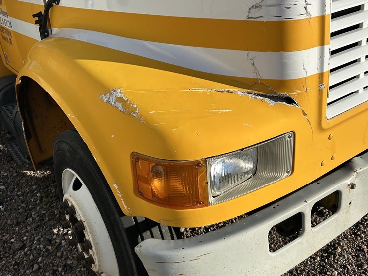 2001-international-4700-image-8