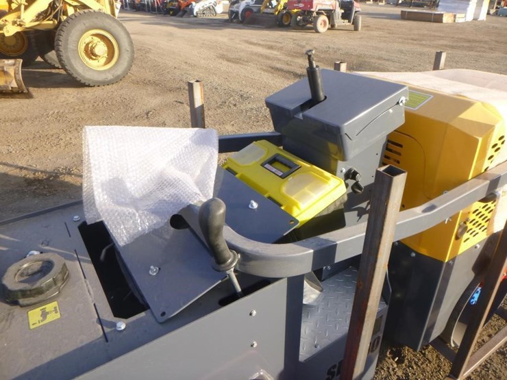 sdlool-sl1000-tandem-vibratory-roller-image-13