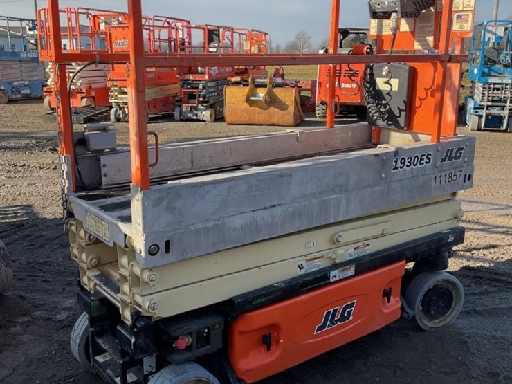 2011-jlg-1930es-image-2