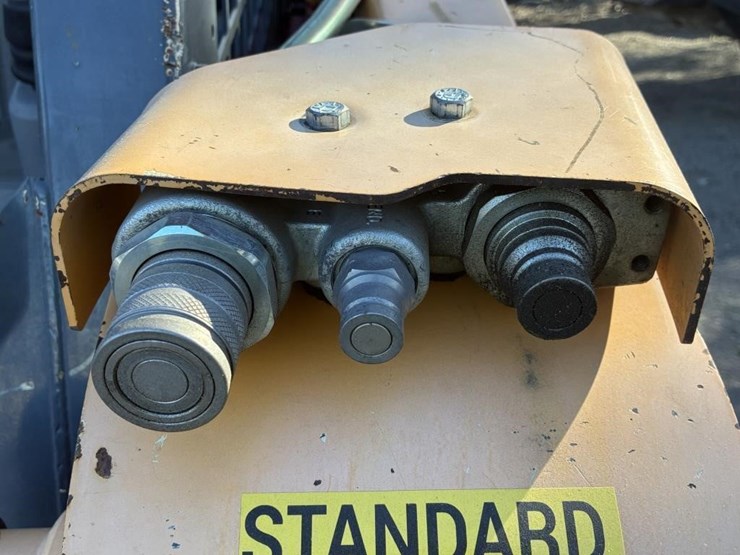 2016-manitou-1900r-image-9