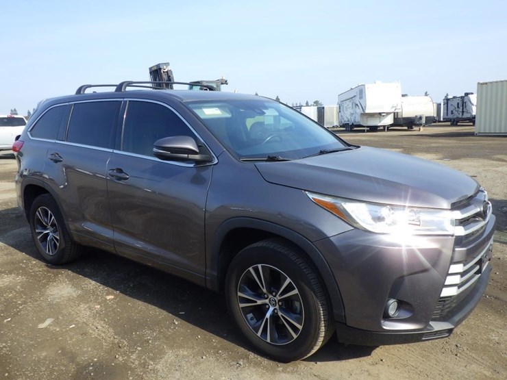 2017-toyota-highlander-image-2