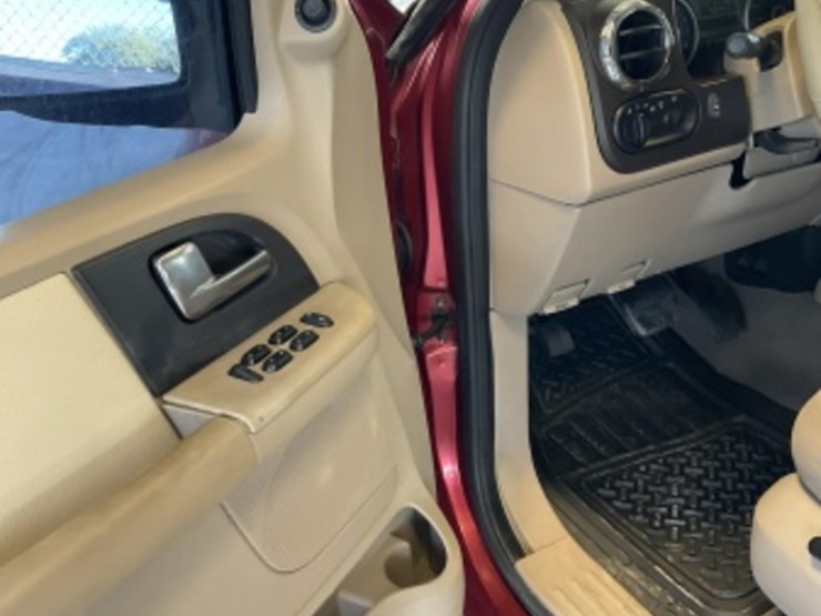 2006-ford-expedition-image-22