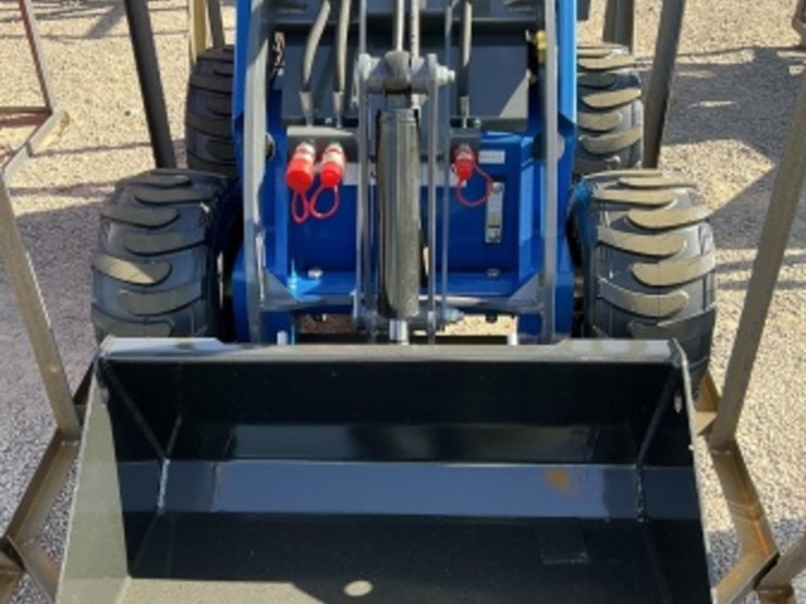 2025-agt-mx-mrw14-skid-steer-image-6