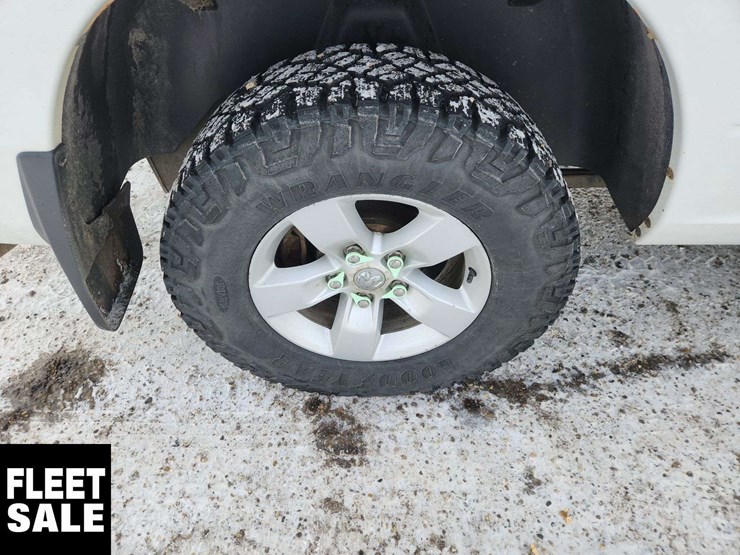 2013-dodge-1500-image-13