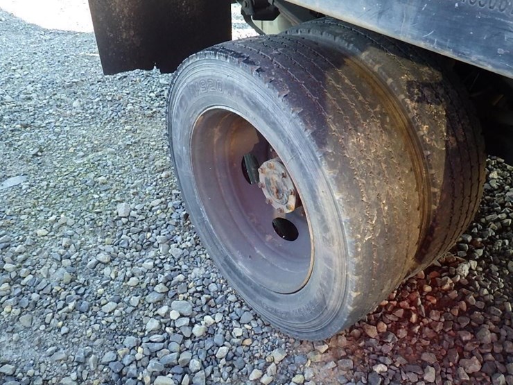 2001-ford-f450-image-18