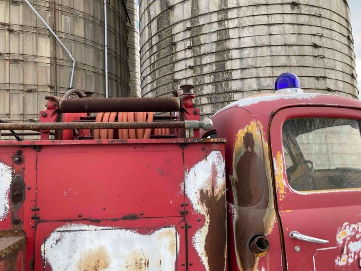 1949-ford-f7-firetruck-image-14