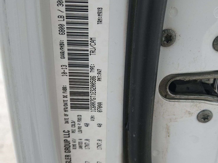 2014-dodge-1500-image-38