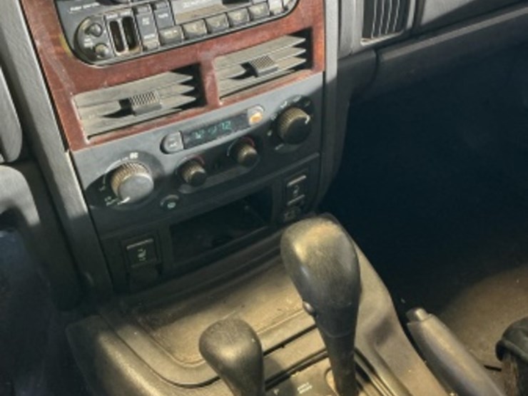 2004-jeep-grand-cherokee-image-18