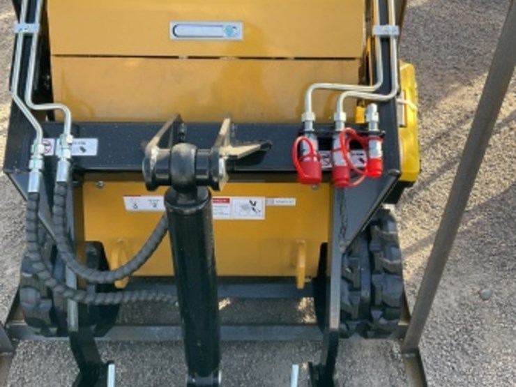 2025-agt-mx-mrt14-stand-up-skid-steer-image-7