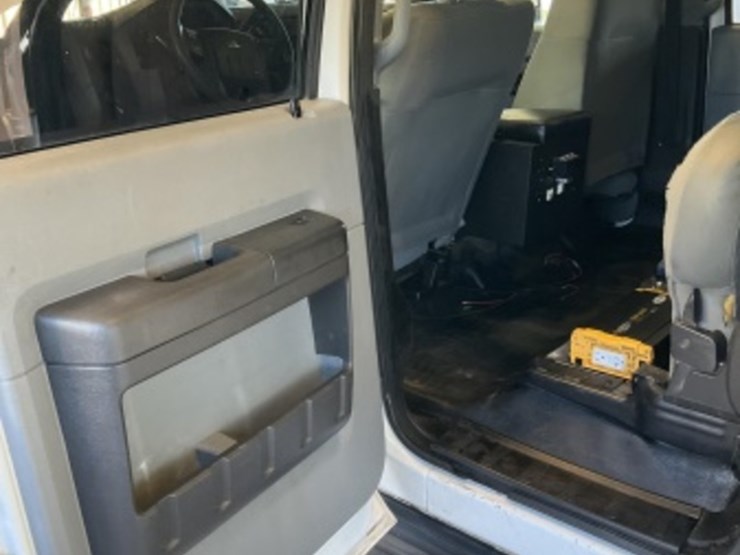 2015-ford-f550-image-27