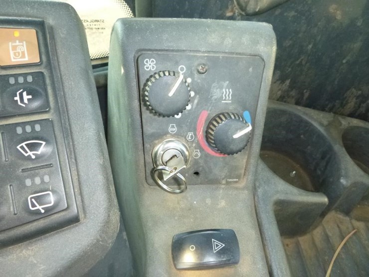 2005-deere-624j-image-14
