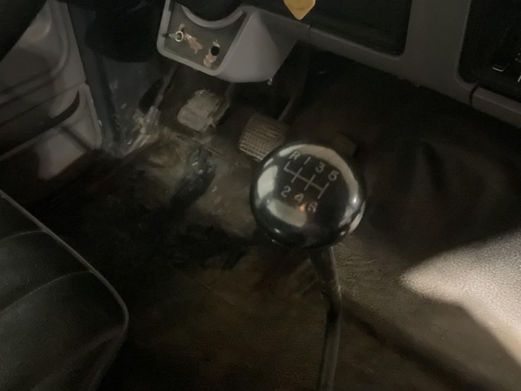 1995-ford-f800-image-12