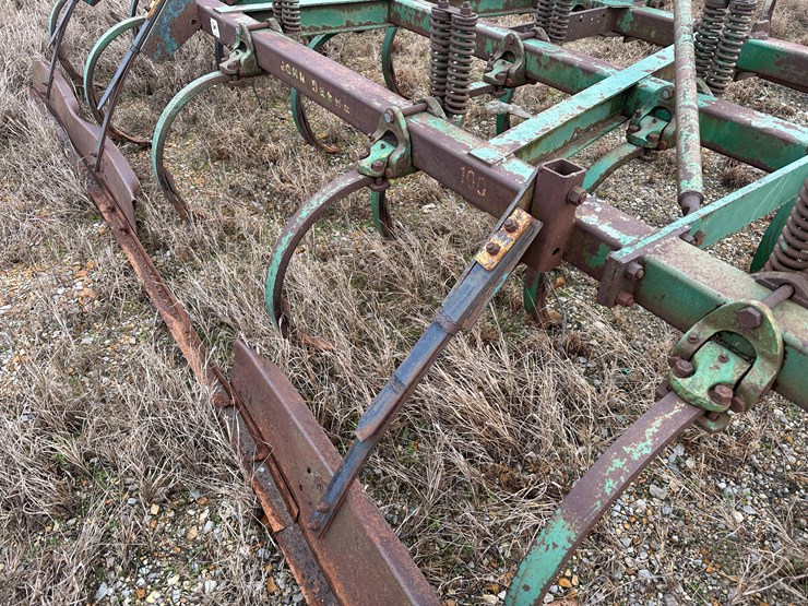 john-deere-100-image-13