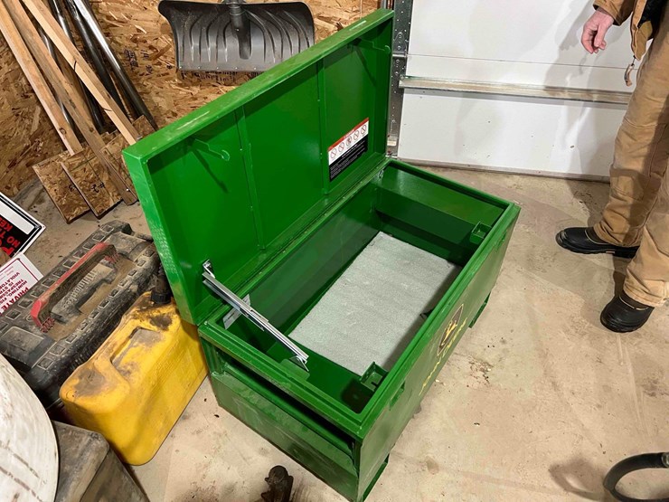 john-deere-tool-box-image-9