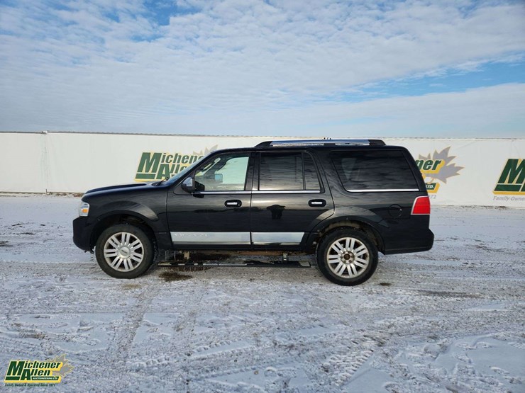 2013-lincoln-navigator-image-6