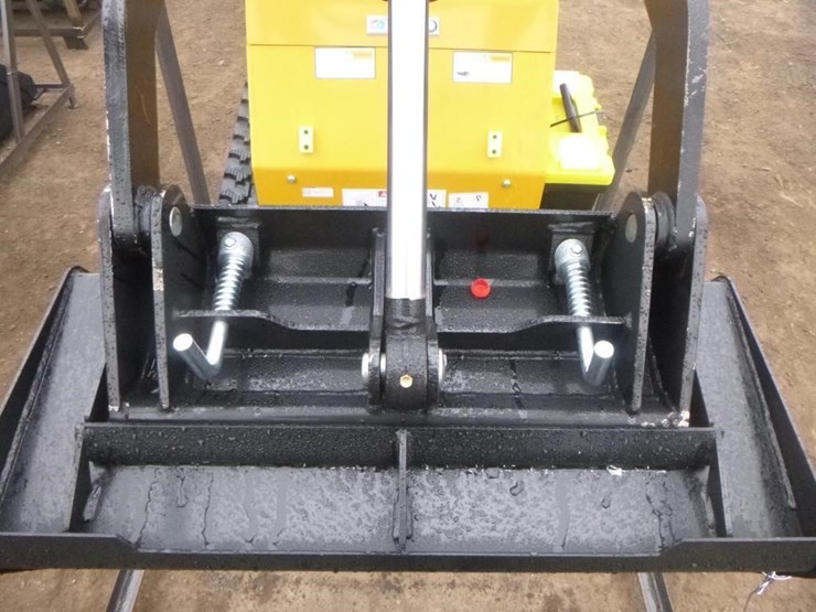 2025-agt-mx-crt23-skid-steer-track-loader-image-9