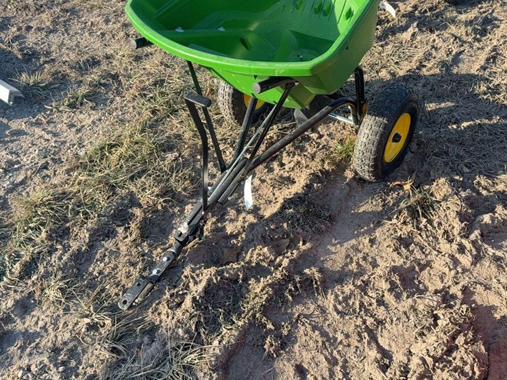 john-deere-la-image-1