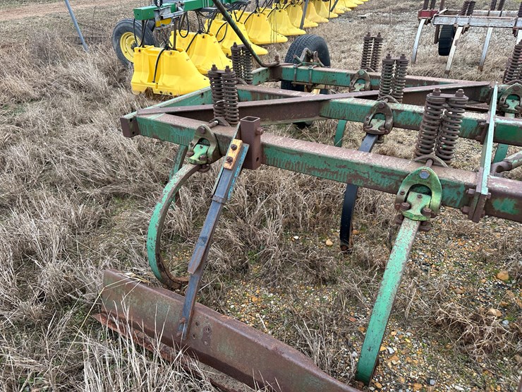 john-deere-100-image-17