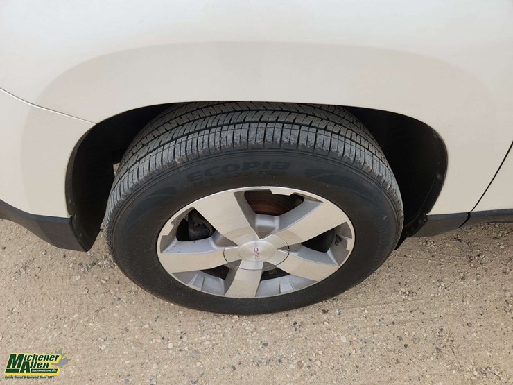 2013-gmc-acadia-slt-image-9