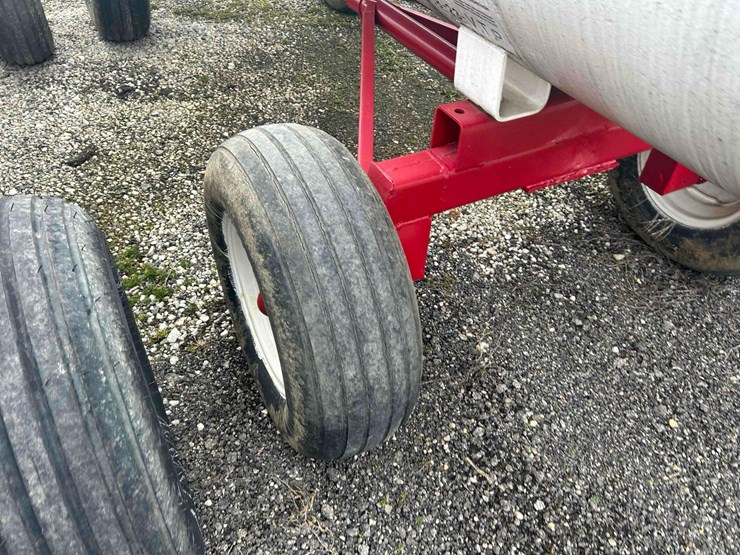 1000-gal.-nh3-tank-on-gear-#2-image-9