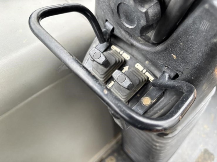 2018-case-580sn-image-47