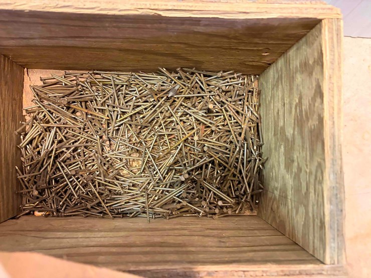 assortment-of-nails-fasteners-/w-misc-material-image-4