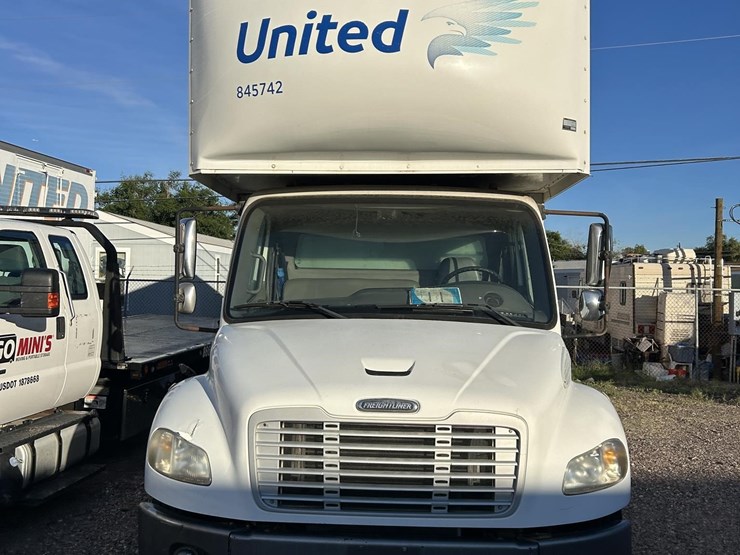 2007-freightliner-business-class-m2-106-image-2