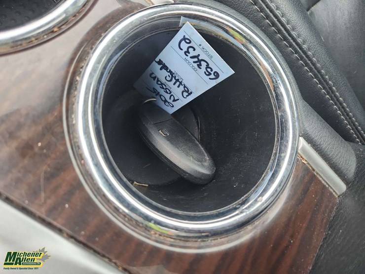 2015-nissan-pathfinder-image-28