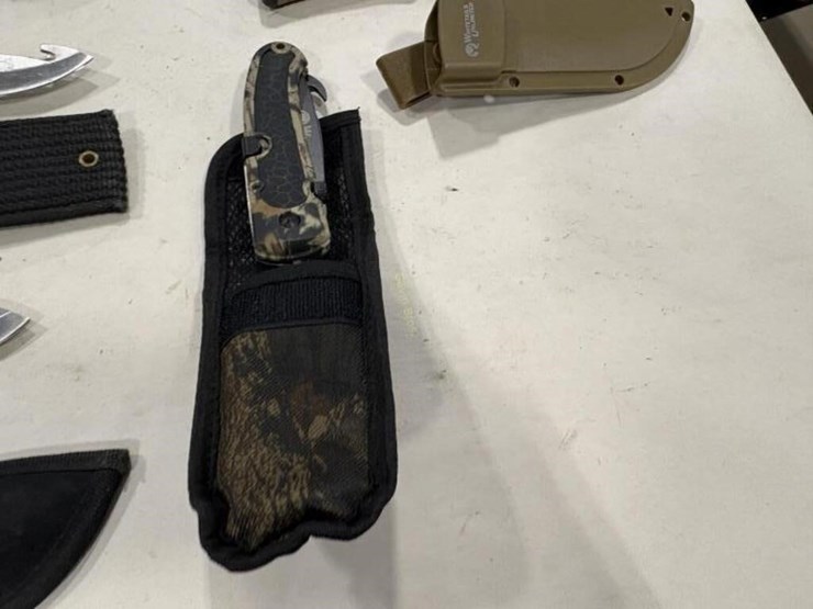 5--hunting-knifes-image-6