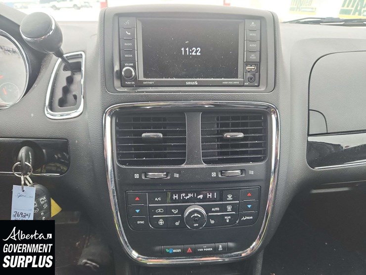 2020-dodge-grand-caravan-sxt-image-27