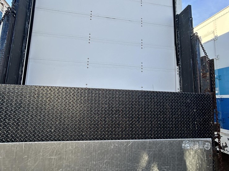 2001-international-4700-image-11